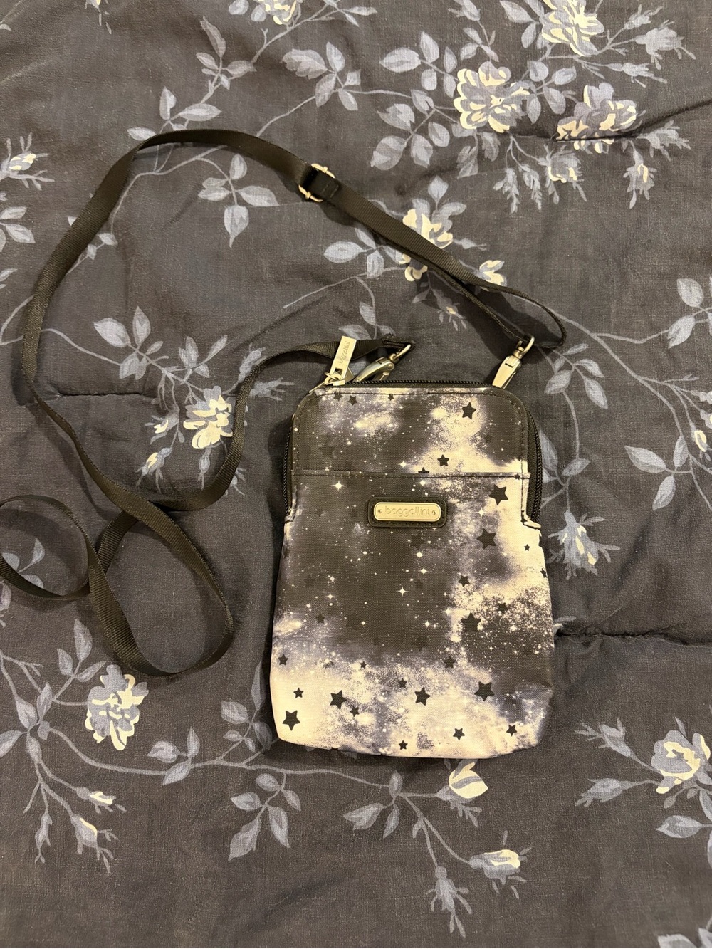 Baggalini Crossbody Phone Bag in Black Galaxy Print